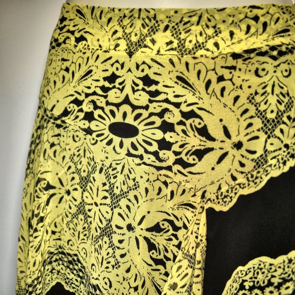 NWOT Forever 21 Assymetrical Black and Yellow Floral Skirt, XS - Picture 3 of 8